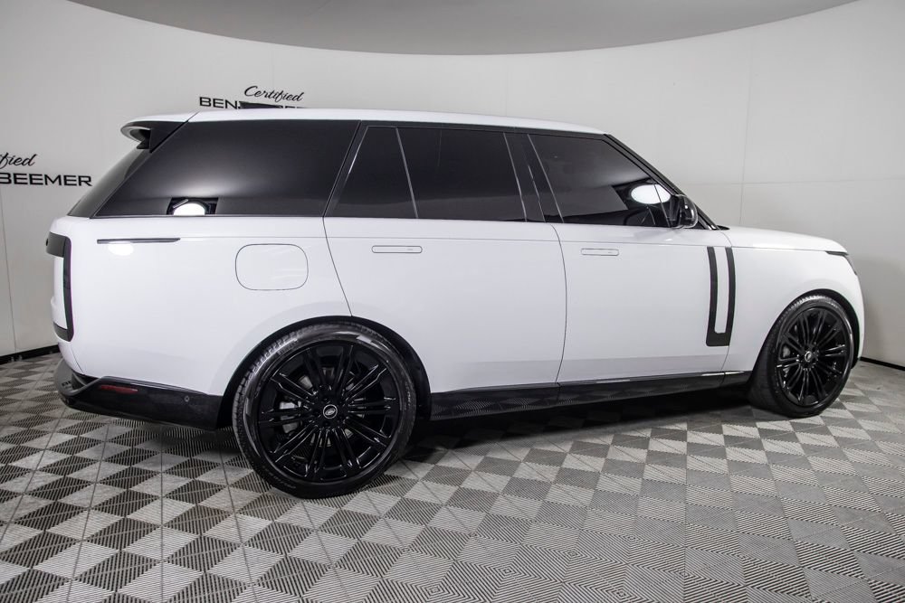 Used 2024 Land Rover Range Rover SE AWD/4WD image 4