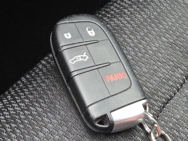 Used 2016 Chrysler 200 S image 21