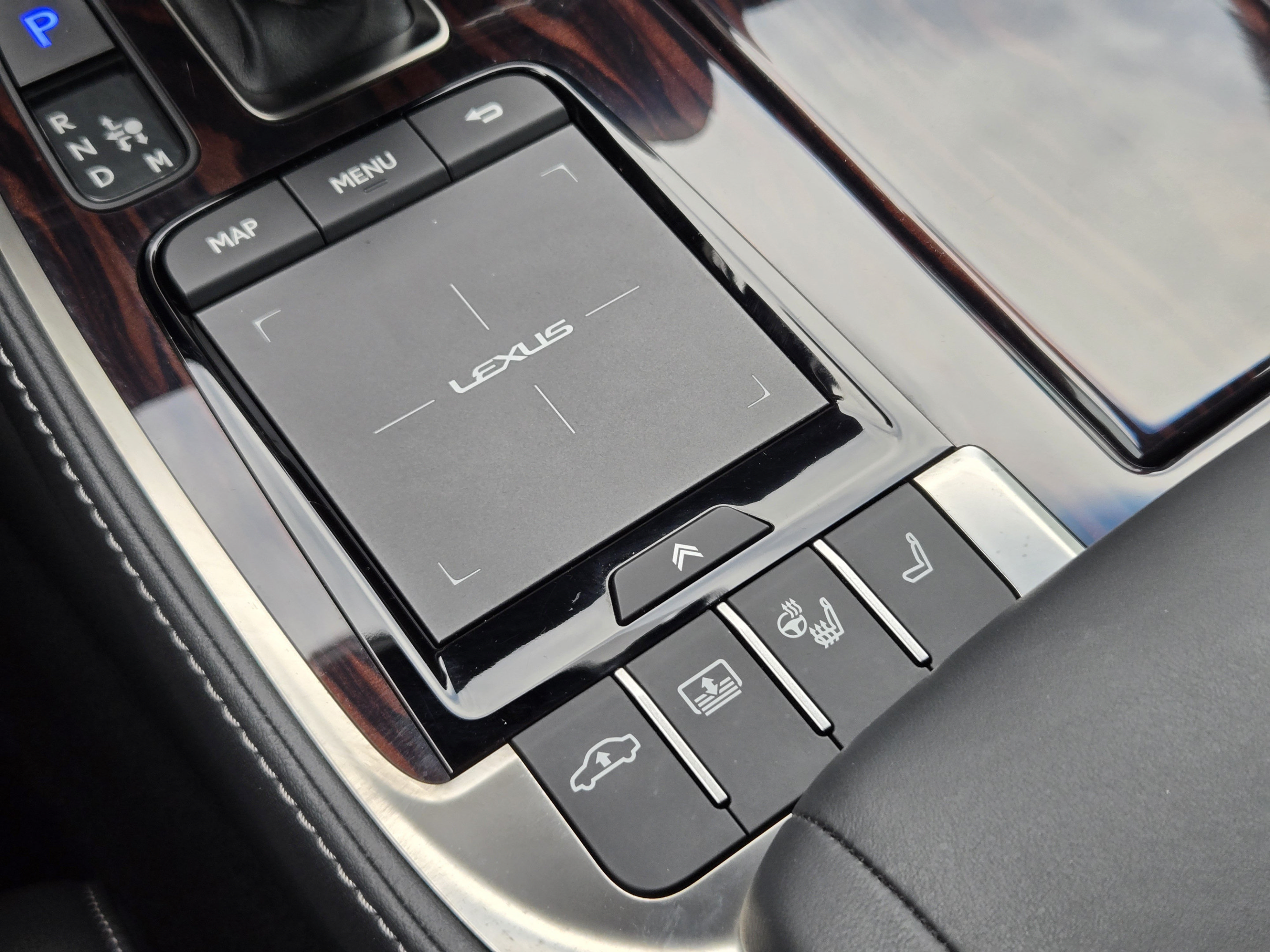 Used 2022 Lexus LS 500 w/ Interior Upgrade Package RWD image 16