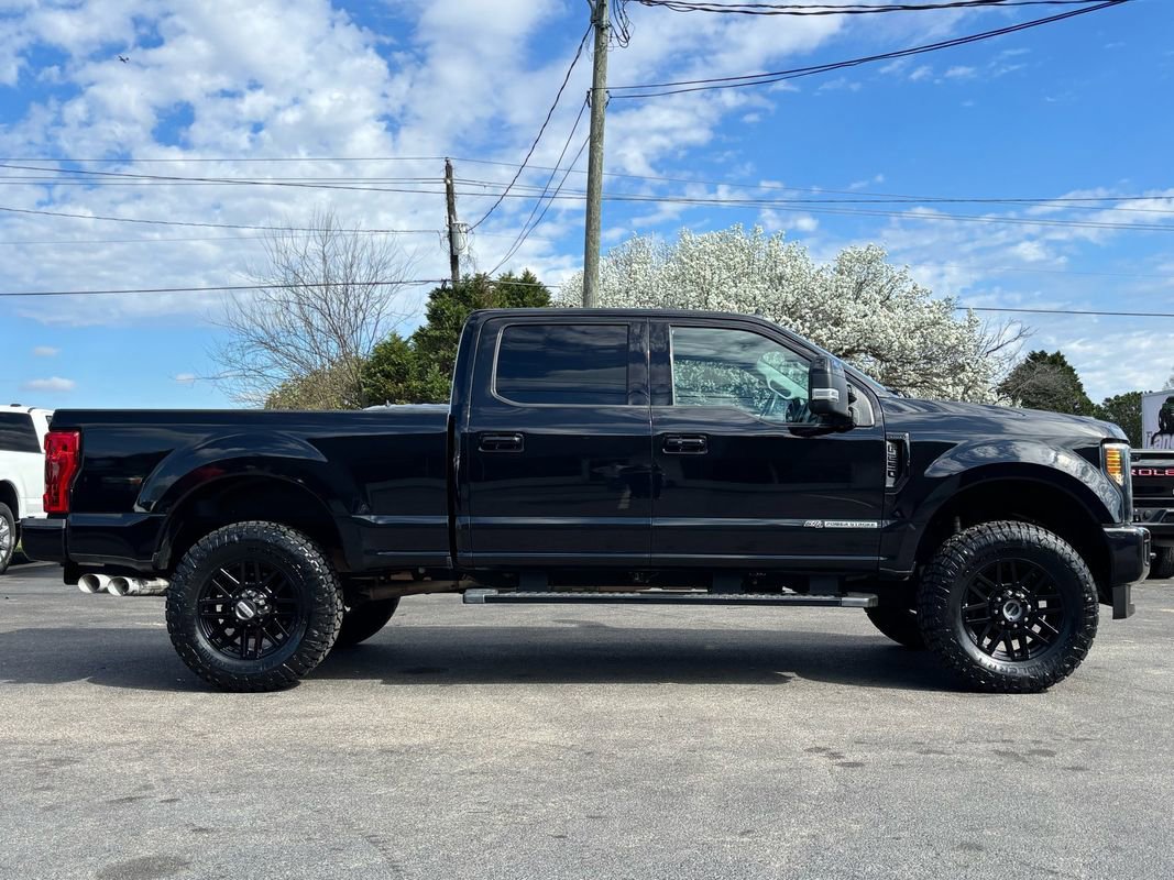 Used 2019 Ford F250 Lariat w/ Lariat Ultimate Package image 3