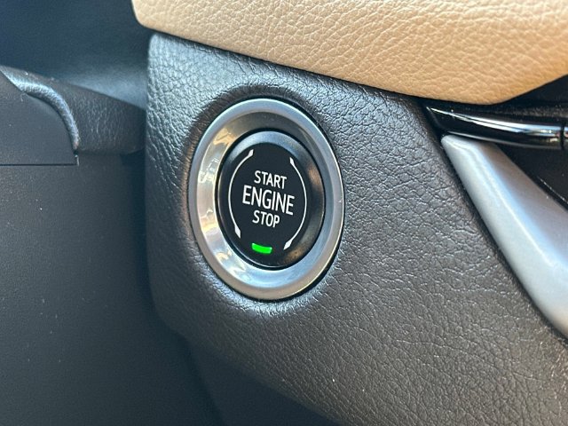 Used 2024 Cadillac XT4 Luxury w/ Cold Weather Package AWD/4WD image 30