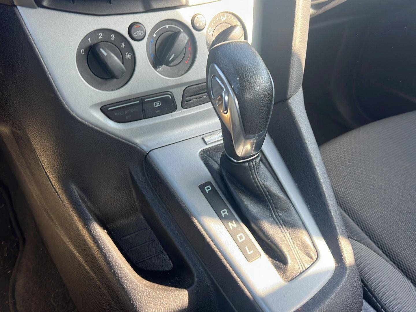 Used 2012 Ford Focus SE FWD image 13