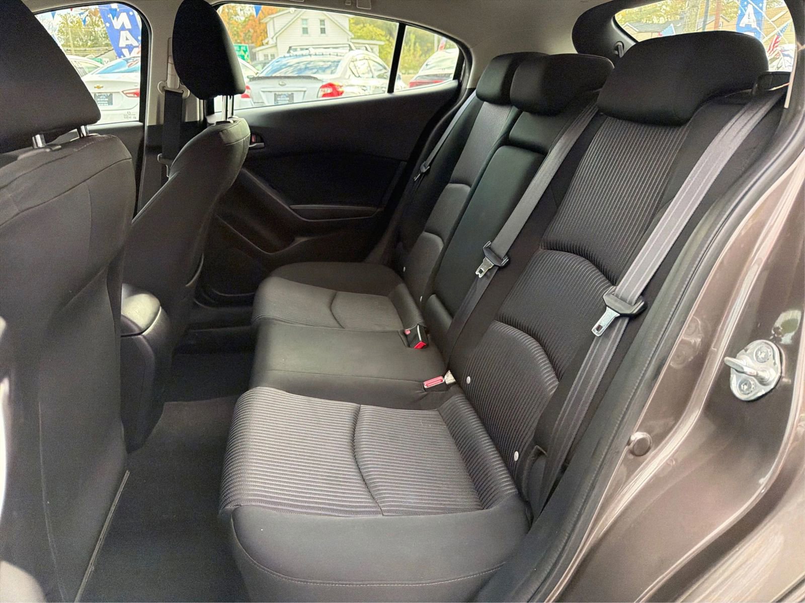 Used 2015 MAZDA MAZDA3 i Touring image 10