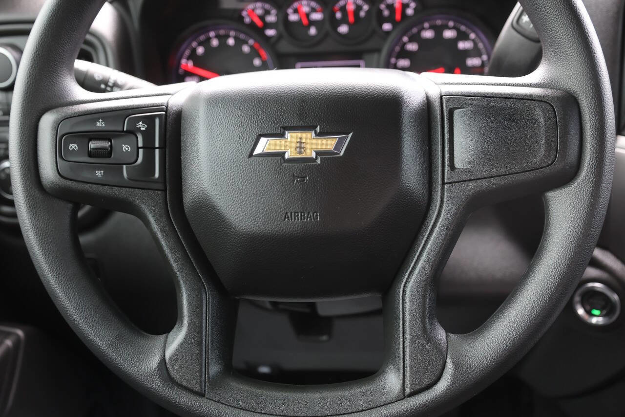 Used 2026 Chevrolet Silverado 1500 Custom Trail Boss w/ Dark Appearance Package AWD/4WD image 18