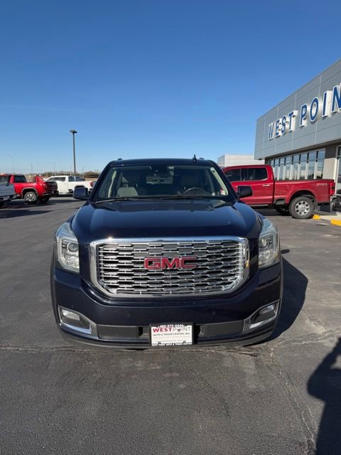 Used 2019 GMC Yukon XL Denali w/ Denali Ultimate Package image 3