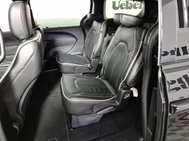 Used 2025 Chrysler Pacifica Limited image 22
