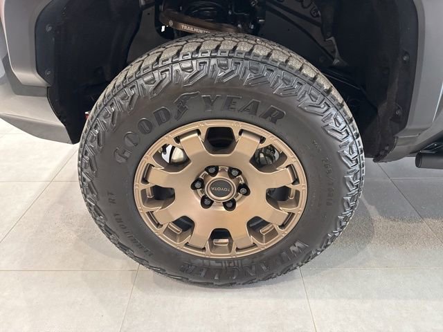 Used 2025 Toyota Tacoma Trailhunter image 14