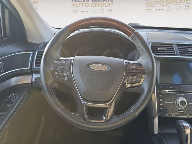 Used 2018 Ford Explorer Platinum image 12