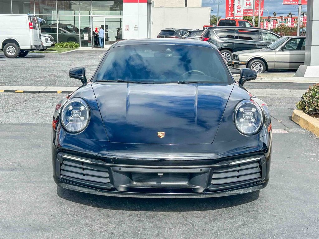Used 2024 Porsche 911 Carrera RWD image 3