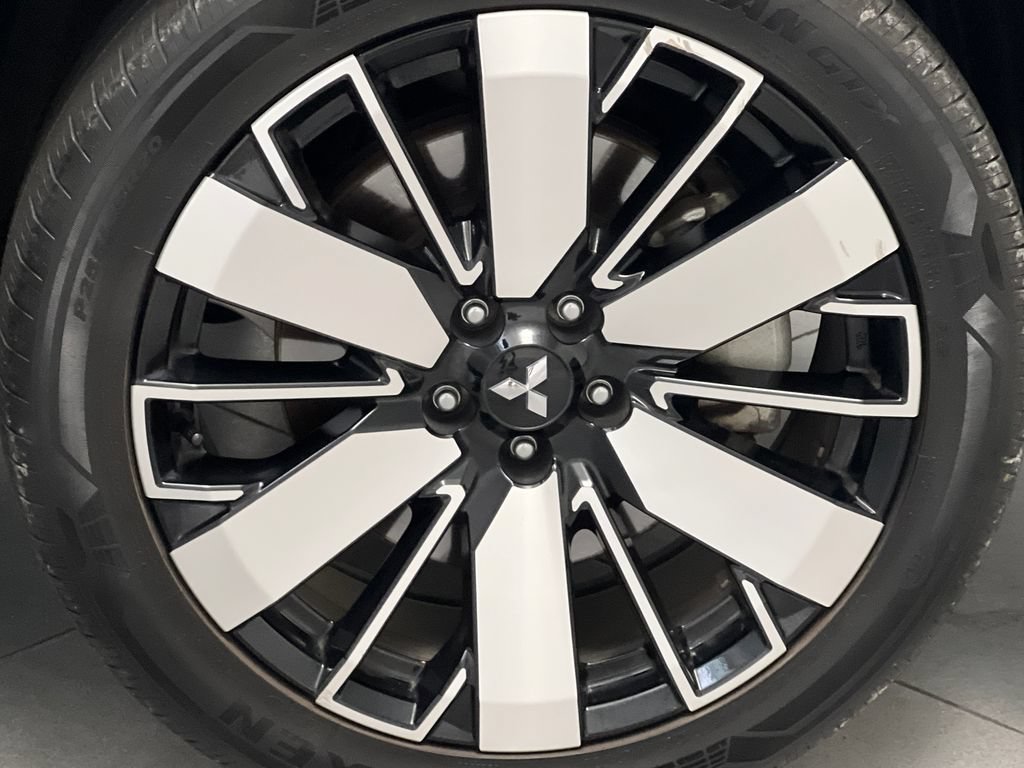 Used 2025 Mitsubishi Outlander SE AWD/4WD image 78