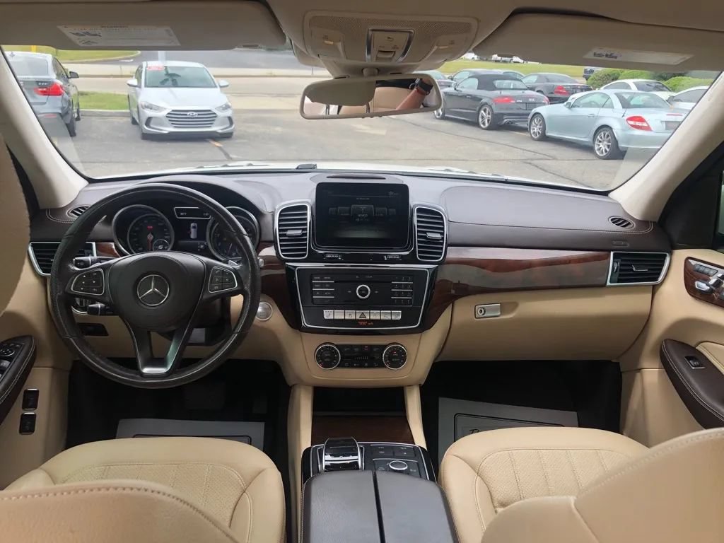 Used 2018 Mercedes-Benz GLS 450 4MATIC image 39