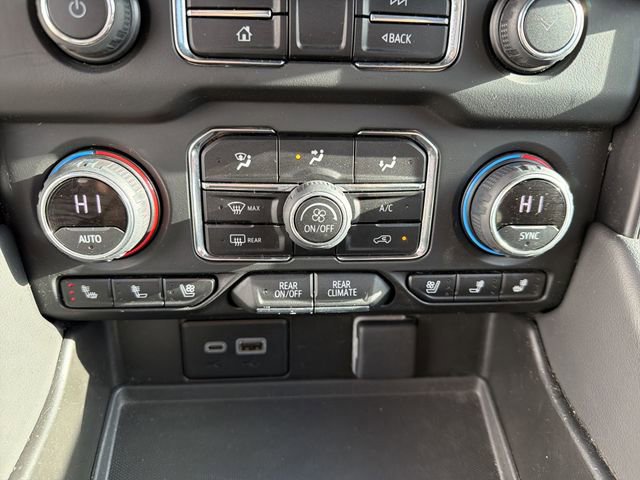 Used 2023 Chevrolet Suburban Premier AWD/4WD image 21