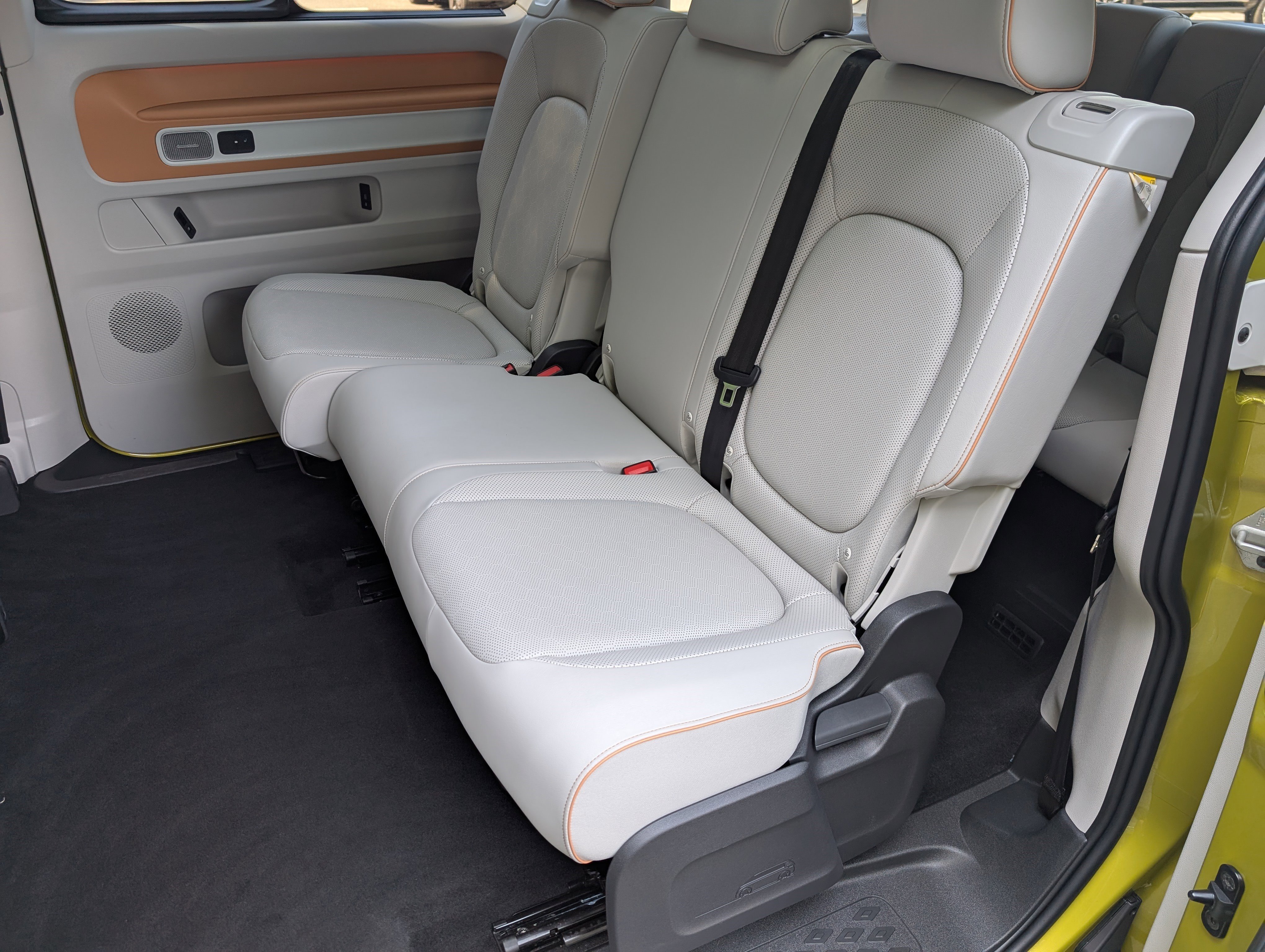 Used 2025 Volkswagen ID. Buzz Pro S Plus RWD image 18