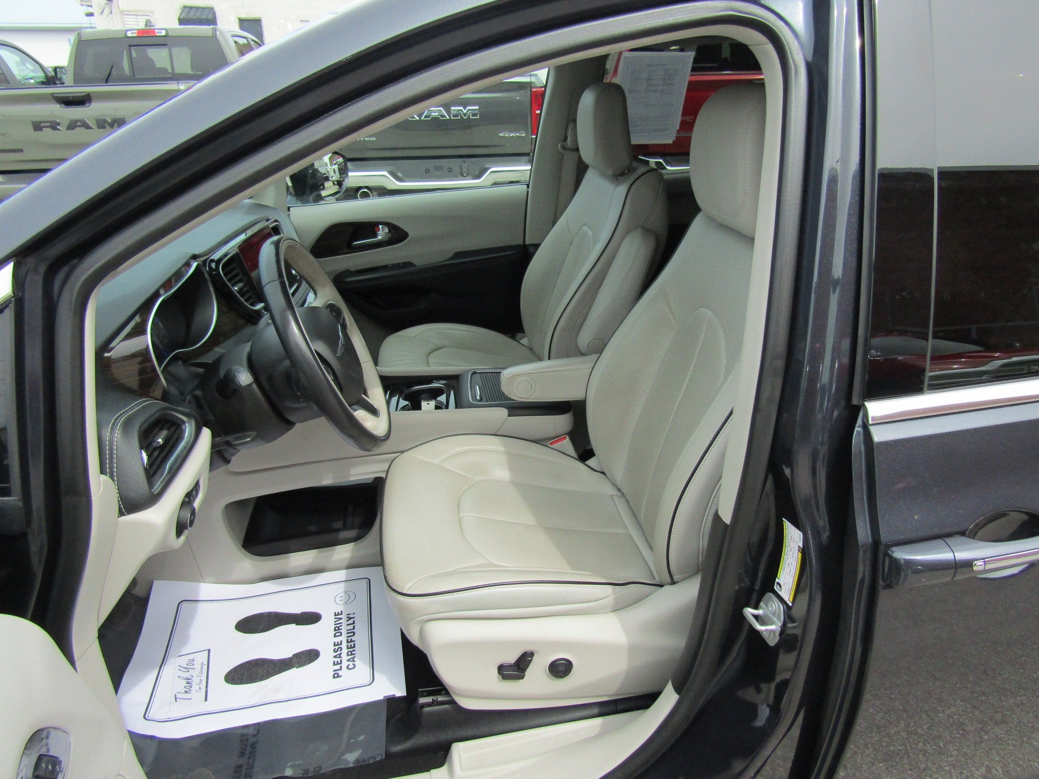 Used 2021 Chrysler Pacifica Limited w/ Premium & Safety Sphere Group AWD/4WD image 14