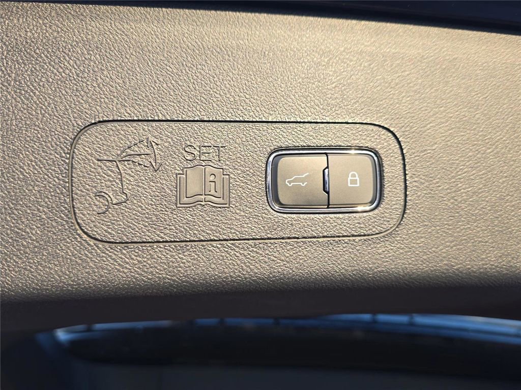 Used 2025 Lincoln Aviator Black Label image 32