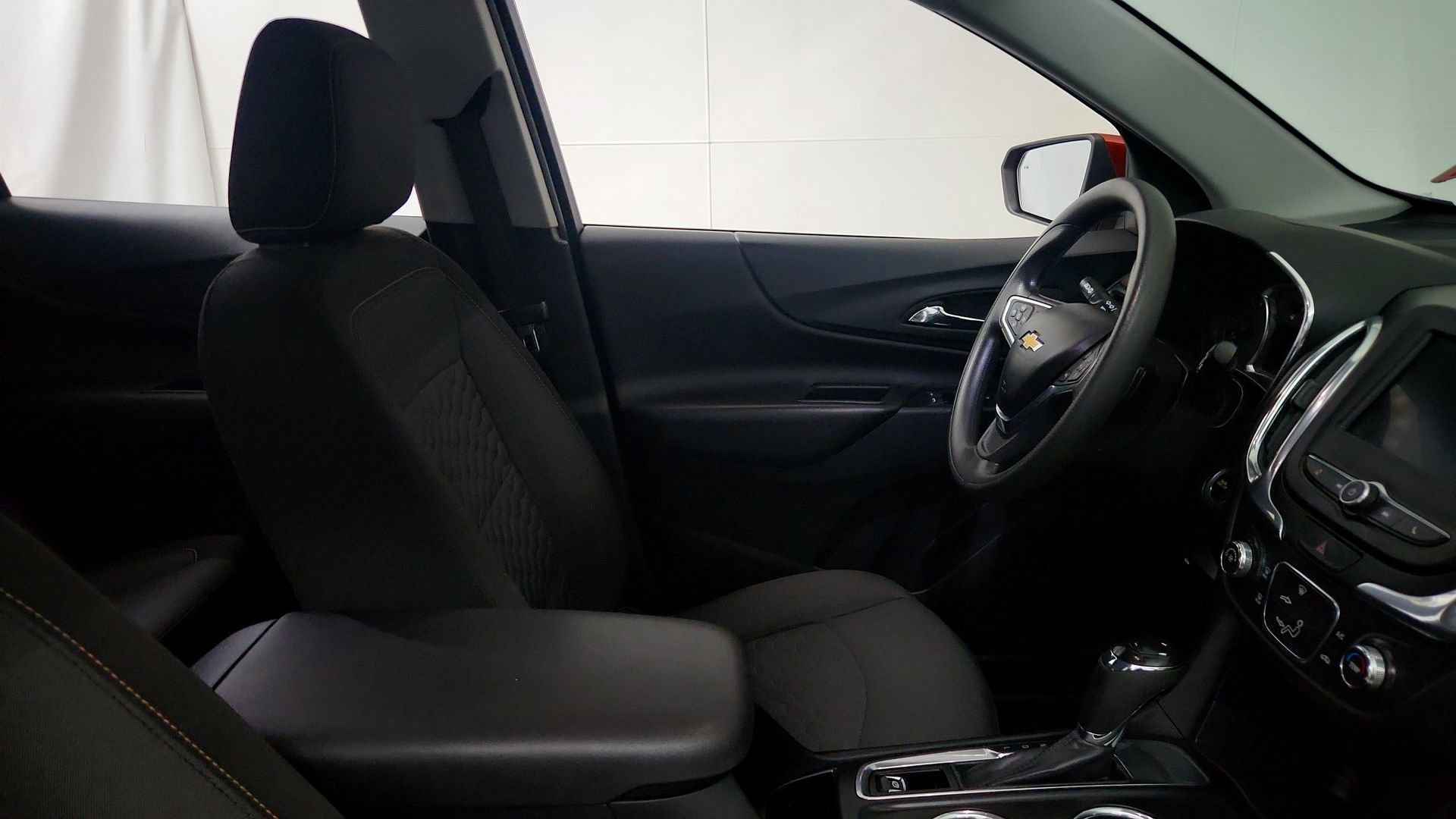 Used 2020 Chevrolet Equinox LT FWD image 29