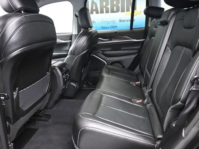 Used 2023 Jeep Grand Cherokee Limited w/ Luxury Tech Group II image 10