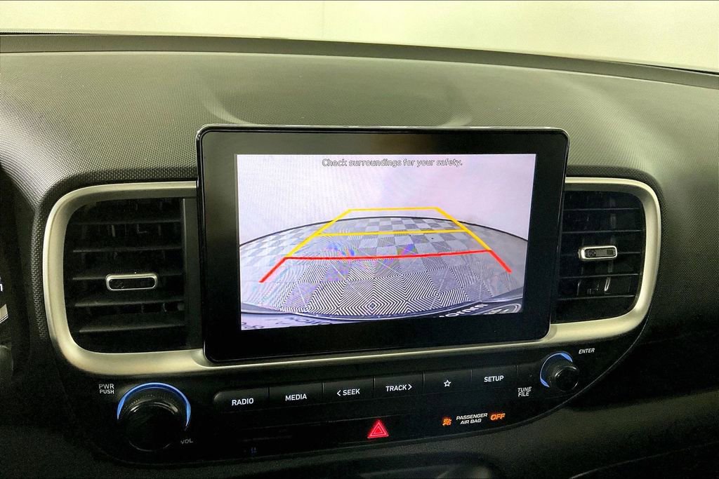 Used 2022 Hyundai Venue SEL image 21