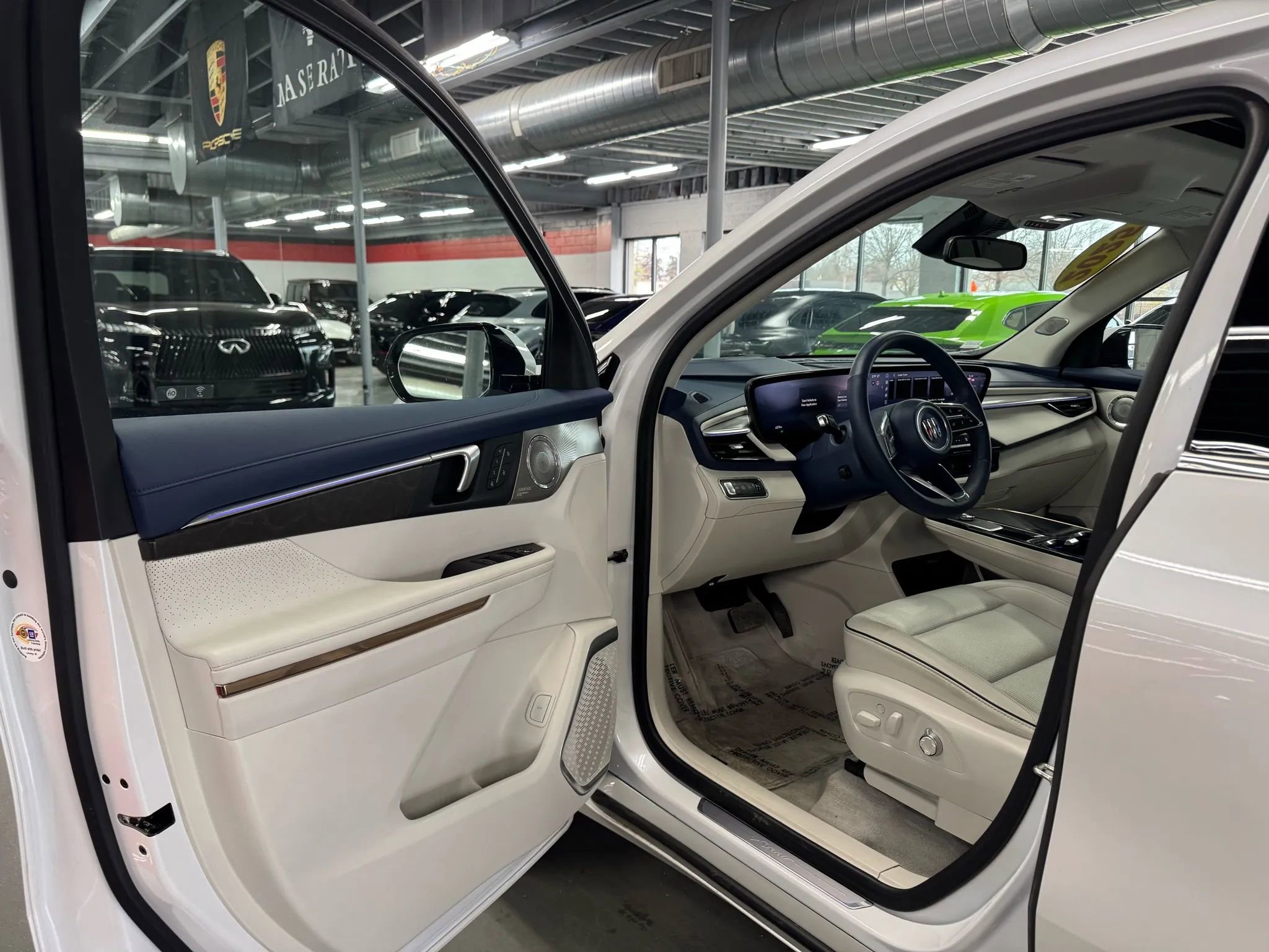 Used 2025 Buick Enclave Avenir w/ LPO, Floor Liner Package image 10