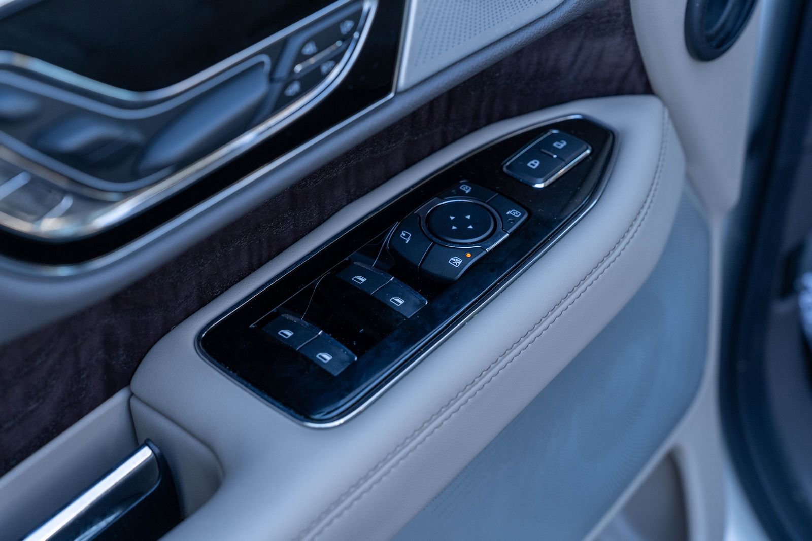 Used 2024 Lincoln Navigator Reserve image 17