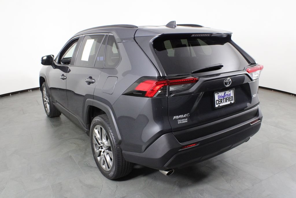 Used 2019 Toyota RAV4 XLE Premium w/ Cold Weather Package FWD image 15