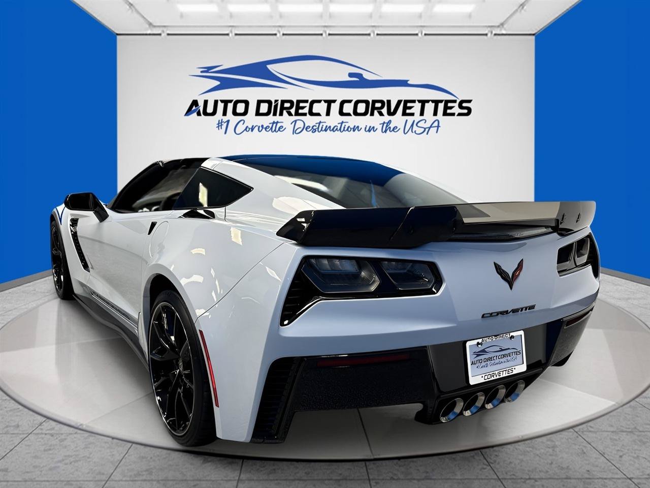 Used 2018 Chevrolet Corvette Z06 w/ Carbon 65 Edition RWD image 8