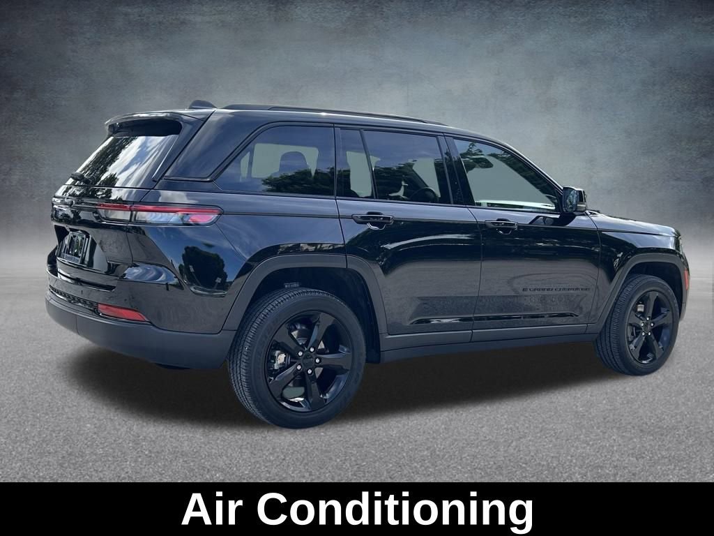Certified 2024 Jeep Grand Cherokee Altitude image 7