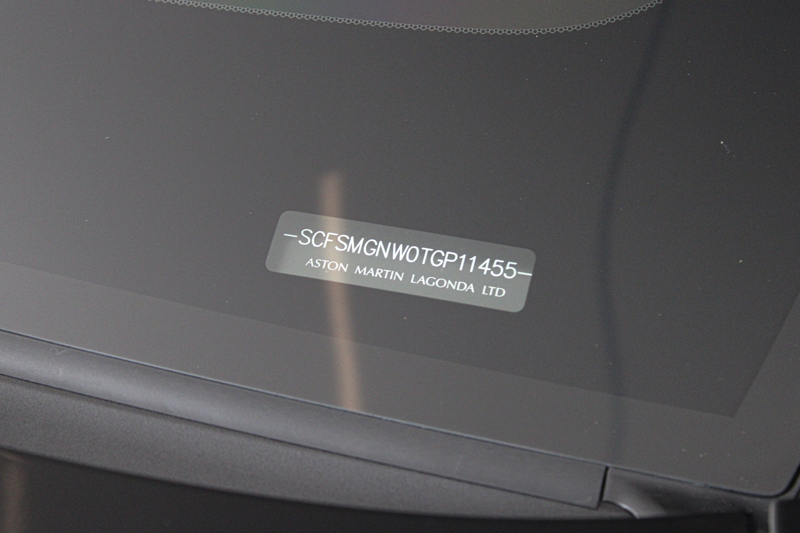 Used 2026 Aston Martin V8 Vantage S RWD image 54