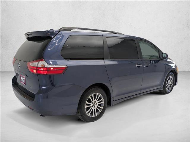 Used 2019 Toyota Sienna XLE image 5