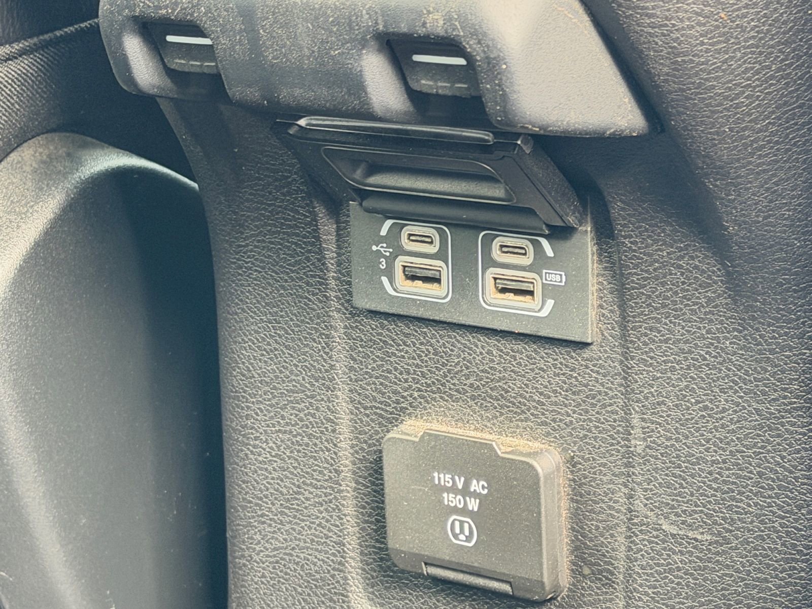 Used 2018 Jeep Wrangler Unlimited Rubicon w/ Safety Group AWD/4WD image 17