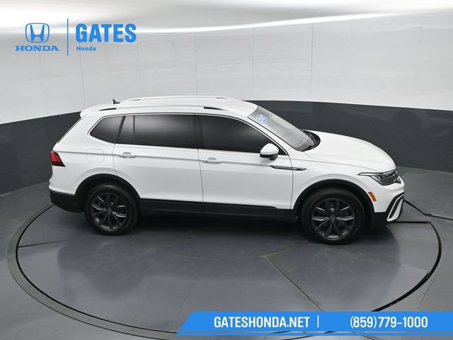 Used 2022 Volkswagen Tiguan SE FWD image 50
