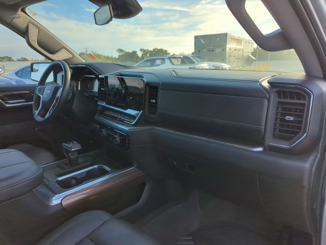 Used 2025 Chevrolet Silverado 1500 LT image 28
