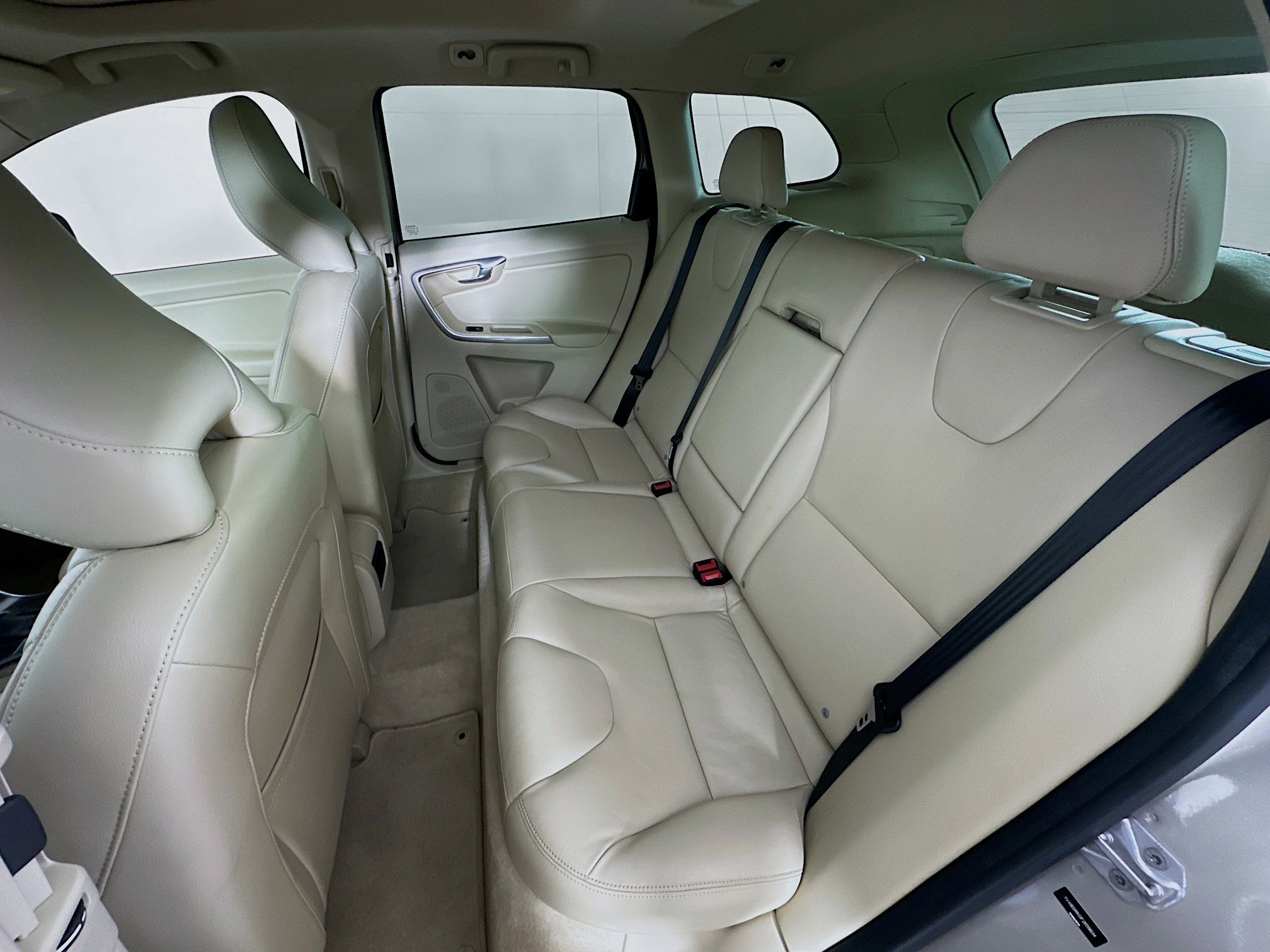 Used 2015 Volvo XC60 T6 image 28