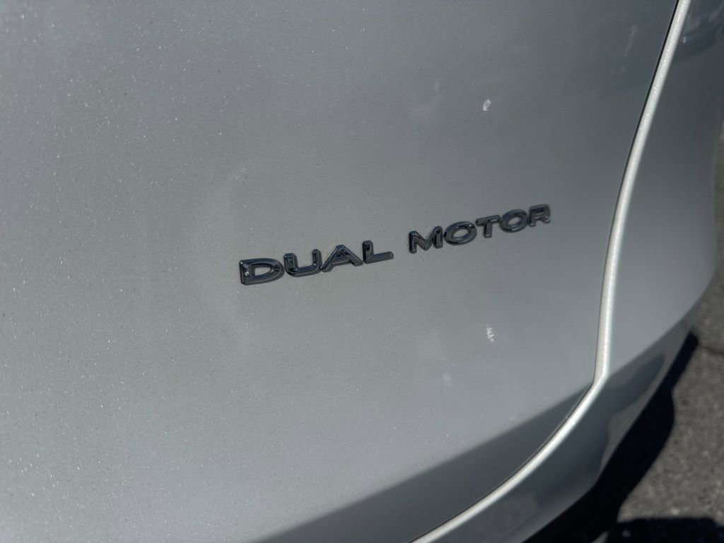 Used 2023 Tesla Model Y Long Range image 33