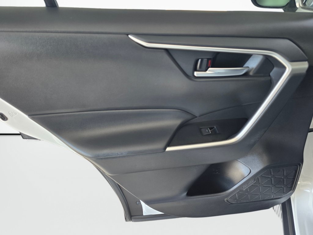 Certified 2025 Toyota RAV4 XLE AWD/4WD image 33