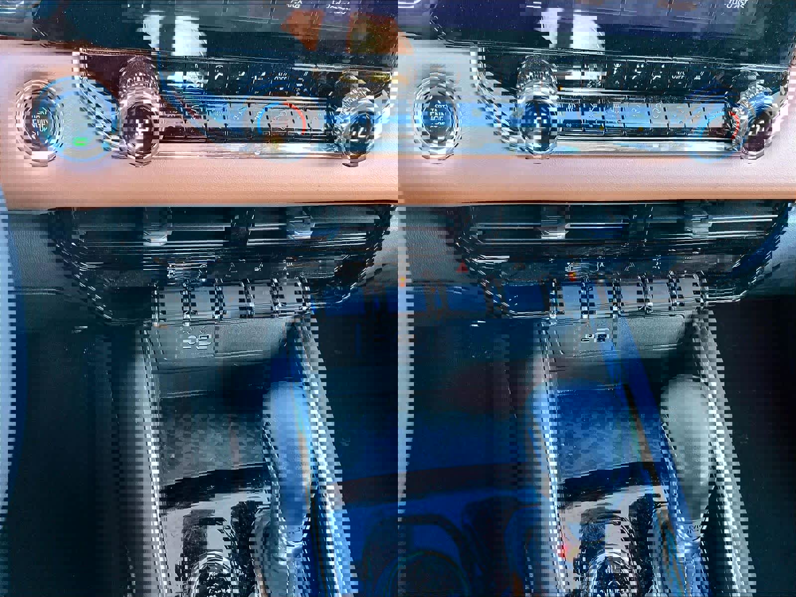 Used 2023 GMC Canyon AT4 w/ Technology Package image 34