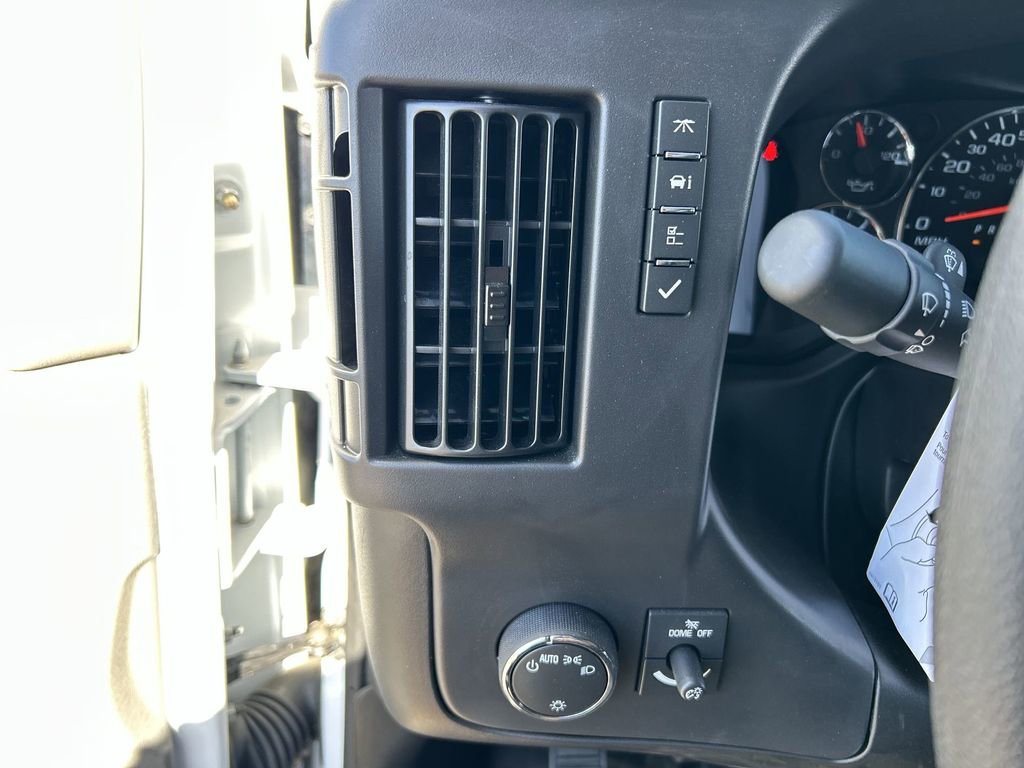 New 2025 GMC Savana 3500 LS image 17