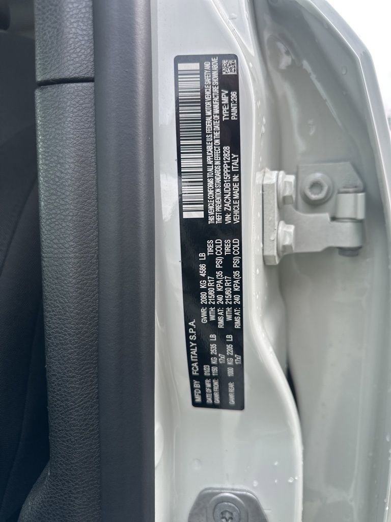 Used 2023 Jeep Renegade Latitude image 43