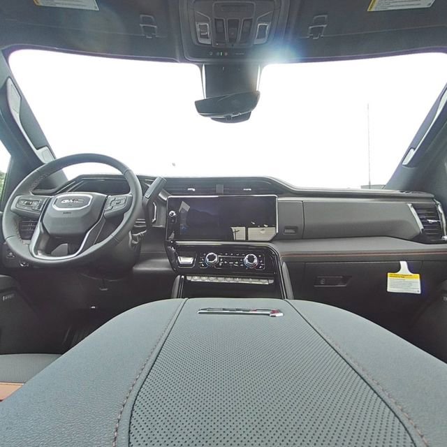 Used 2025 GMC Sierra 2500 AT4 w/ AT4 Premium Plus Package AWD/4WD image 27