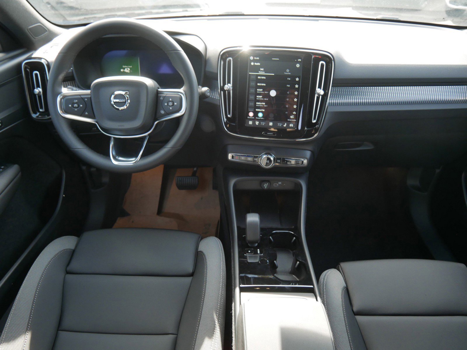 New 2026 Volvo EX40 Plus w/ Climate Package AWD/4WD image 7