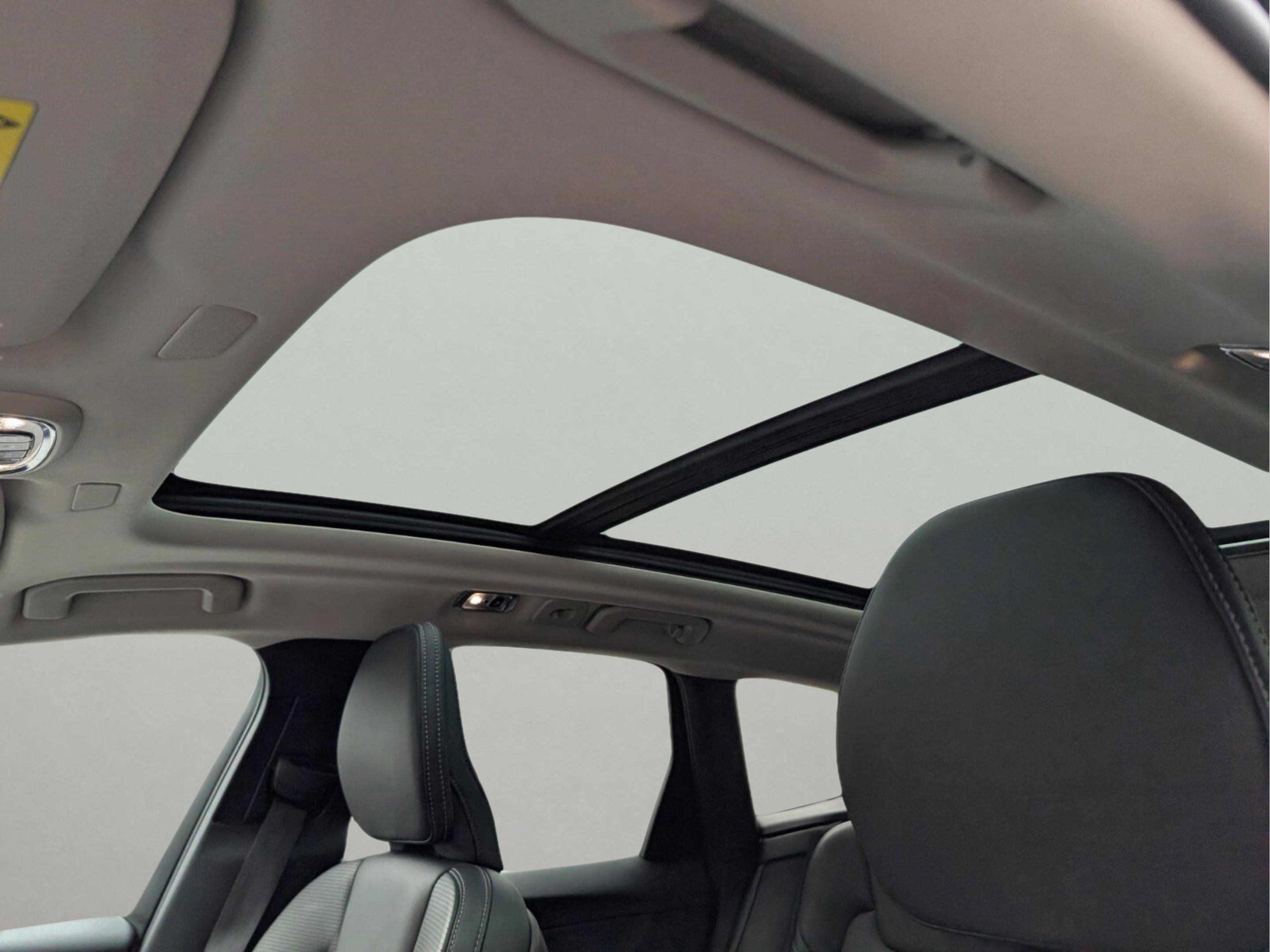 Used 2021 Volvo XC60 T5 Inscription image 34