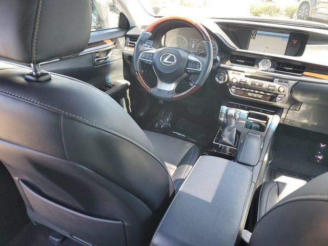 Used 2017 Lexus ES 350 w/ Navigation System Package FWD image 10