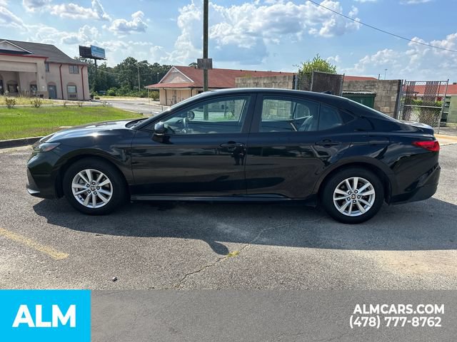 Used 2025 Toyota Camry LE FWD image 9