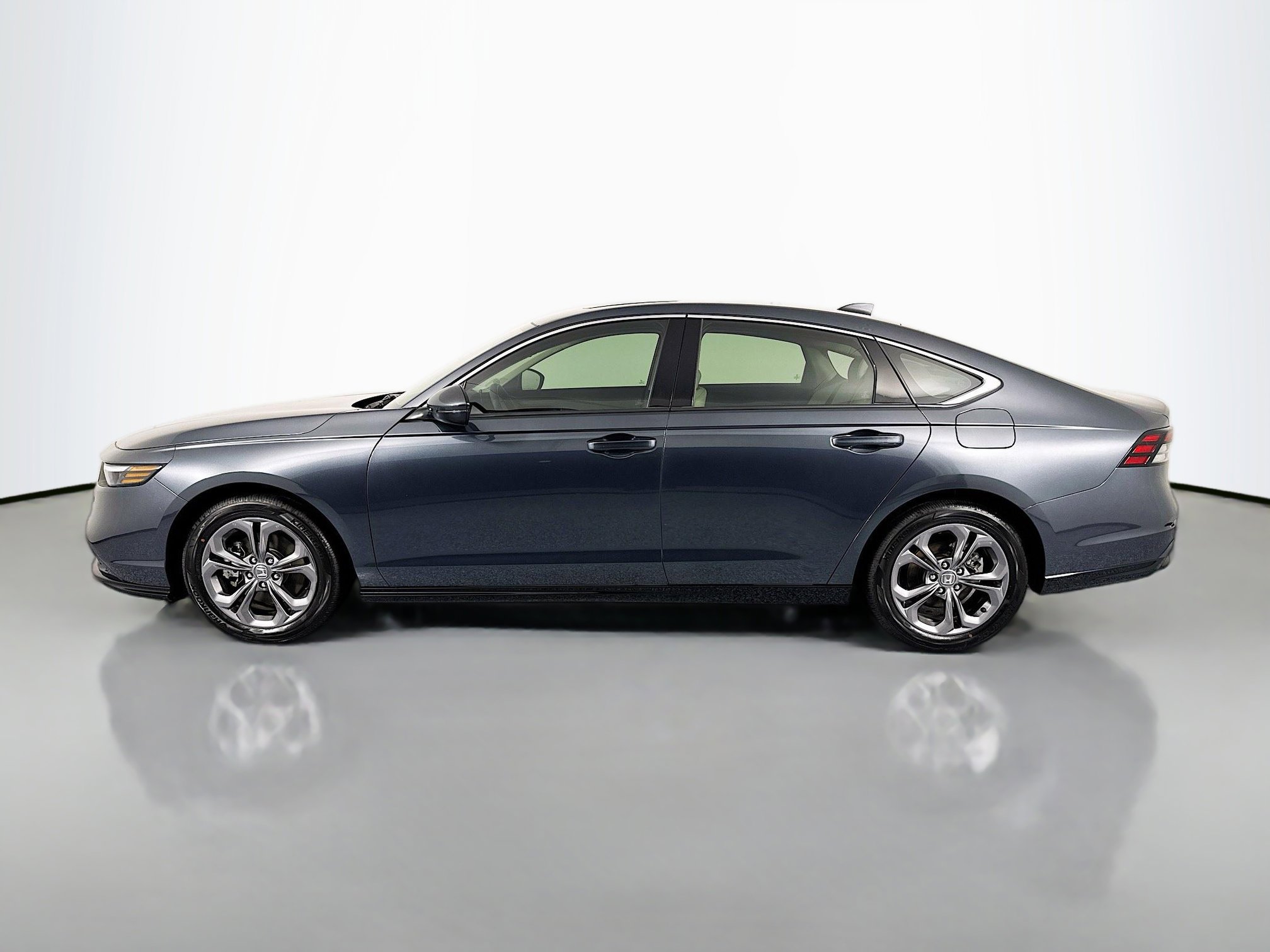 Certified 2024 Honda Accord EX-L image 8