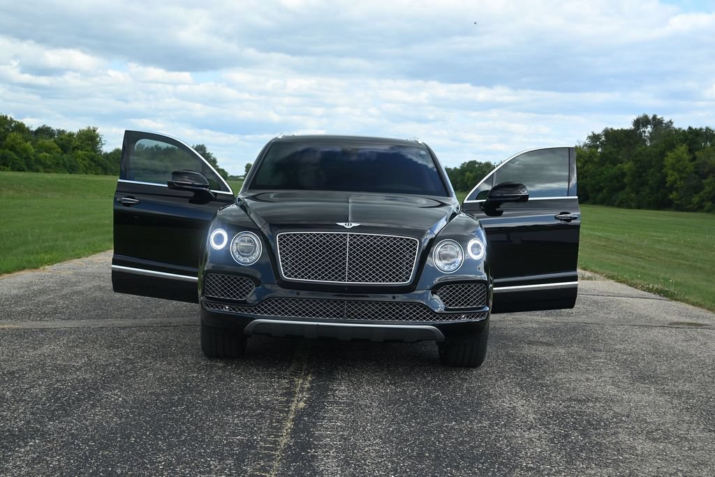 Used 2020 Bentley Bentayga AWD/4WD image 13