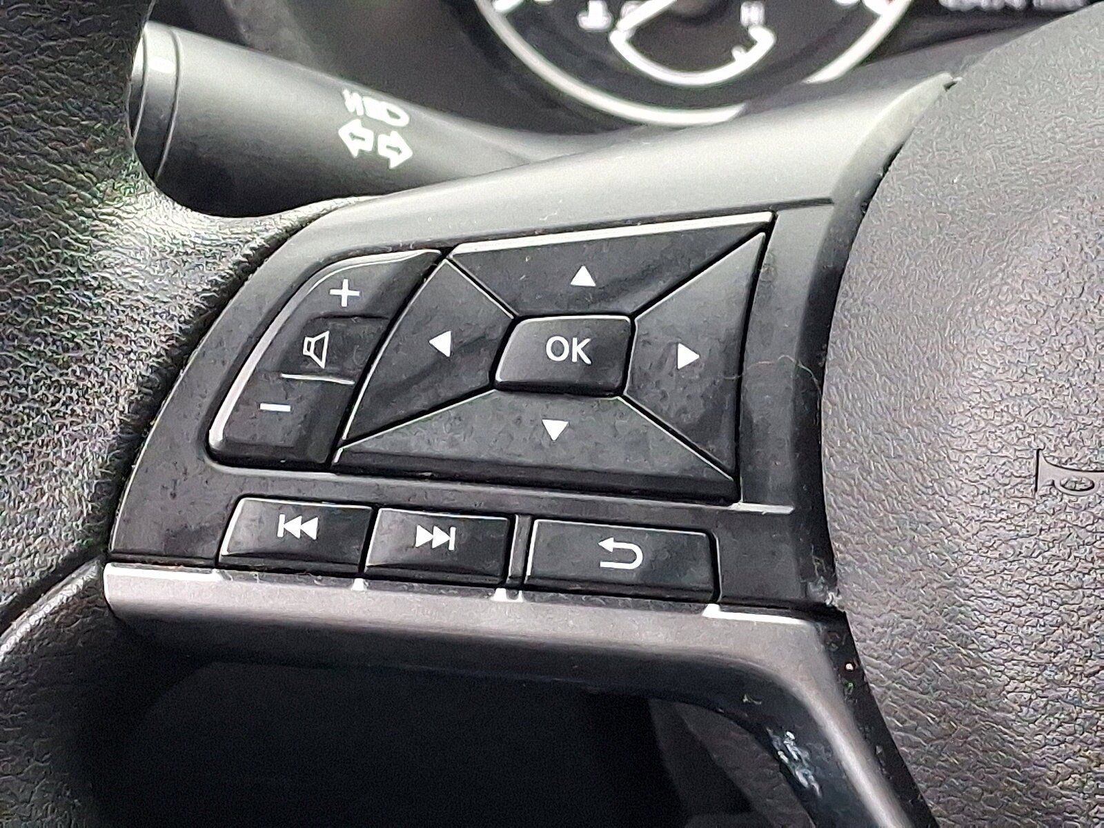 Certified 2024 Nissan Sentra SV FWD image 20