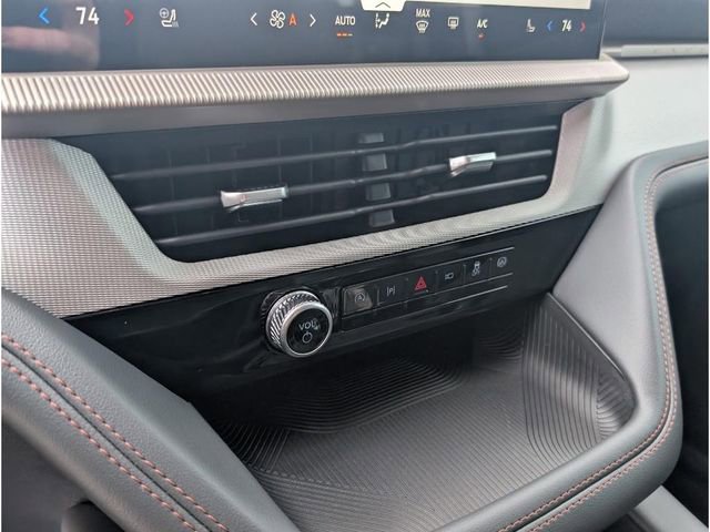 New 2025 Ford Explorer Active w/ Active Comfort Package image 22