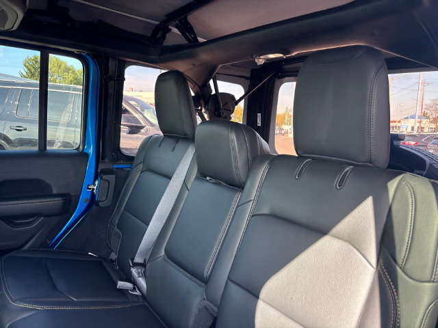 Used 2025 Jeep Wrangler Unlimited Sahara AWD/4WD image 3