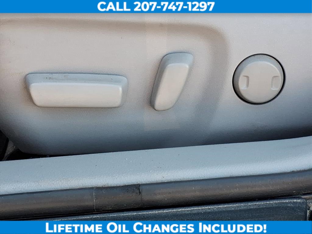 Used 2017 Toyota Camry LE image 12