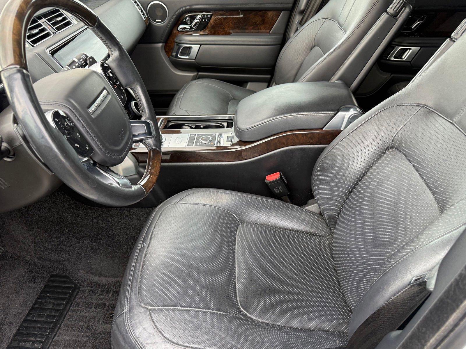 Used 2020 Land Rover Range Rover HSE image 9